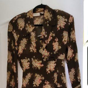 DANA BUCHMAN BROWN FLOWERED CREPE PANTS SUIT WITH PEPLUM PETITE SIZE 2